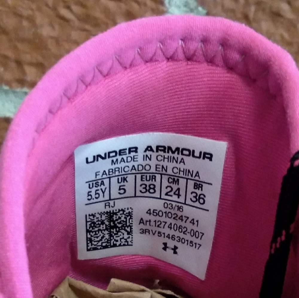 Under Armour - Picture 7 of 7